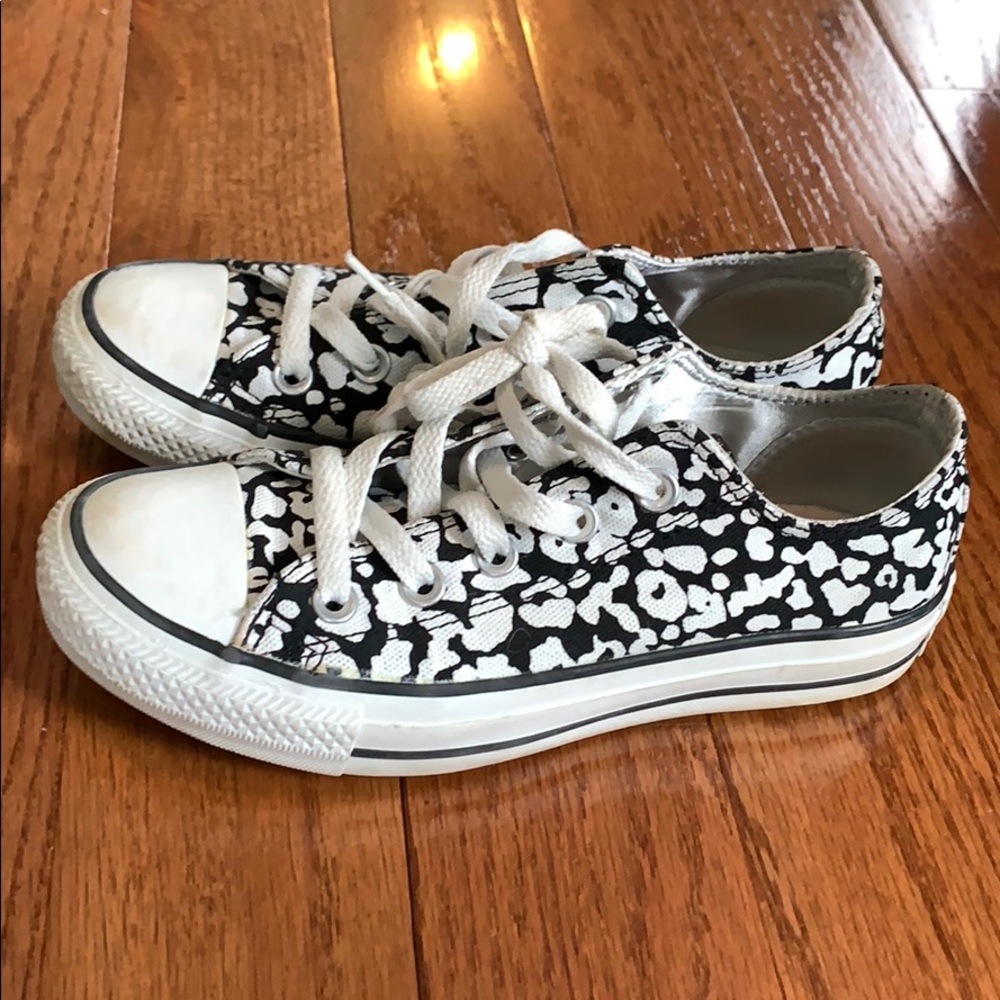 Women’s converse